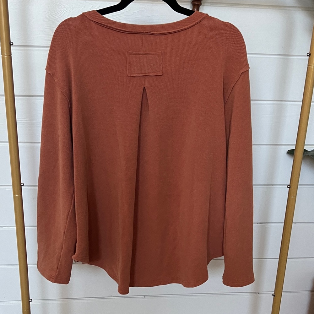 POL Rust Long Sleeve Button Top - Picture 3 of 4